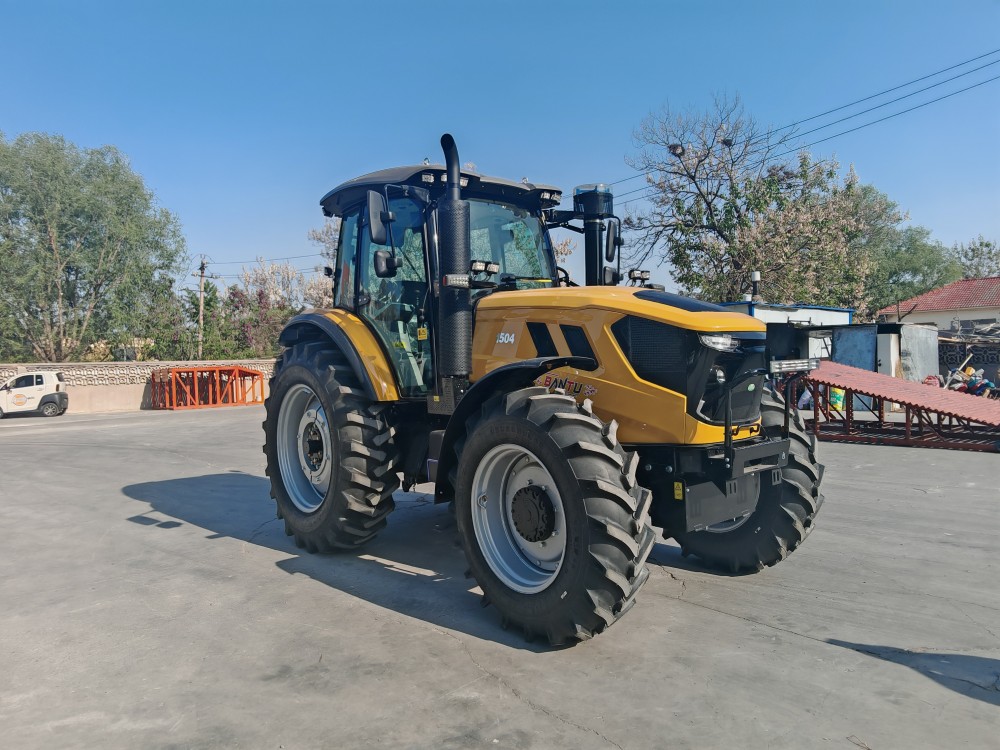 تراکتور مزرعه زرد صنعتی 150 اسب بخاری 4WD