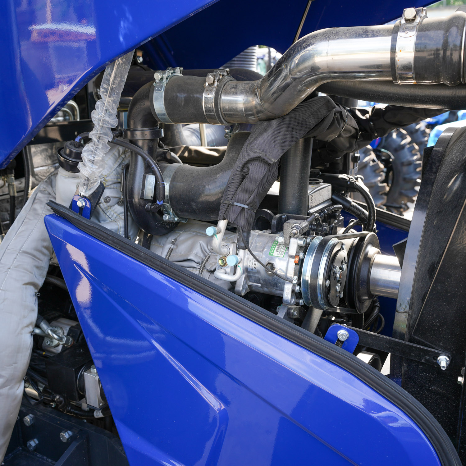 تراکتور کابین 180HP210HP260HP 4WD قدرت بزرگ (6)