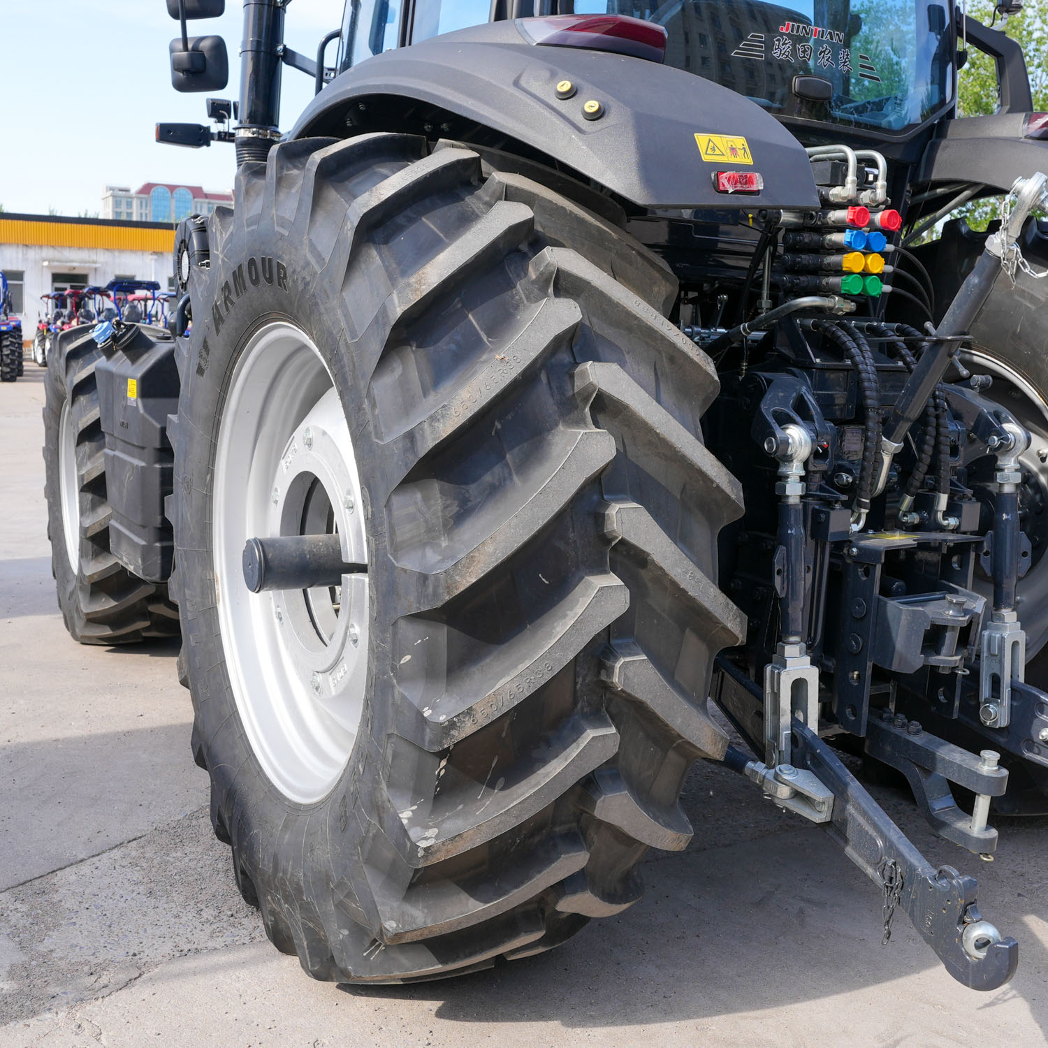 تراکتور کابین 180HP210HP260HP 4WD قدرت بزرگ (2)