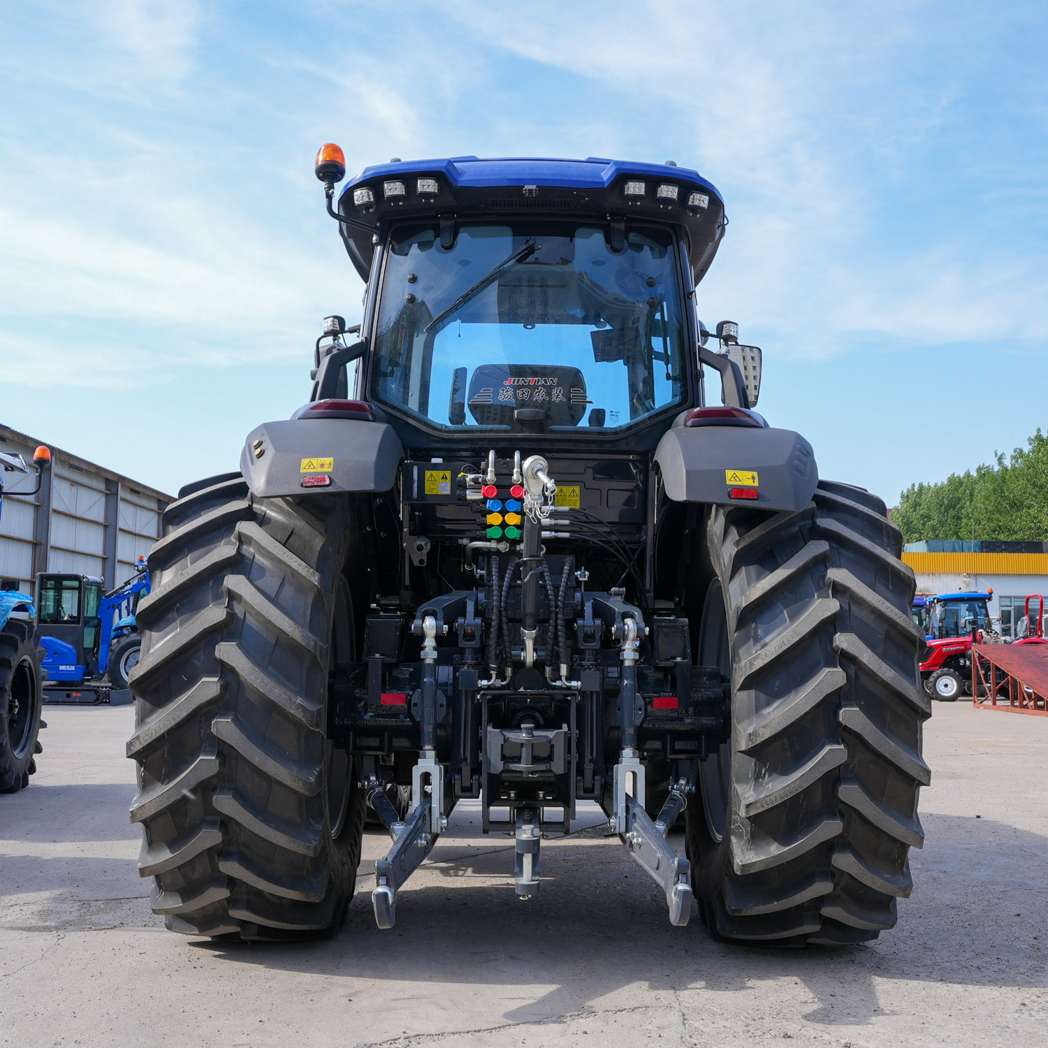 تراکتور کابین 180HP210HP260HP 4WD قدرت بزرگ (1)